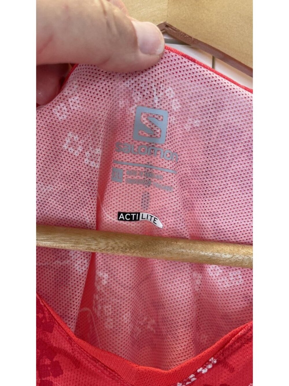 Salomon Women's Actilite Active Shirt Sz:XL Coral Pre-Owned - Picture 3 of 6